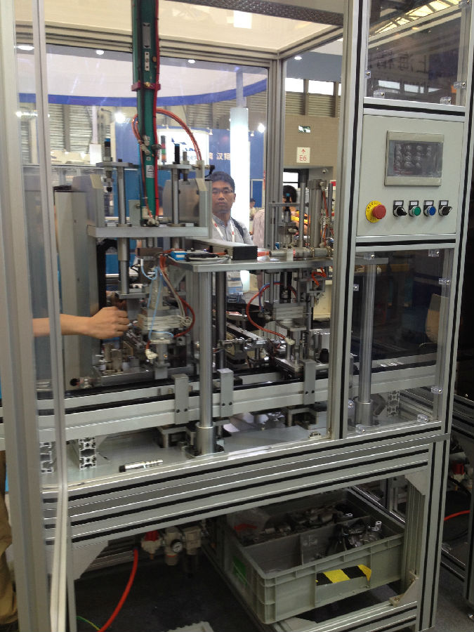 New case of automatic assembly equipment