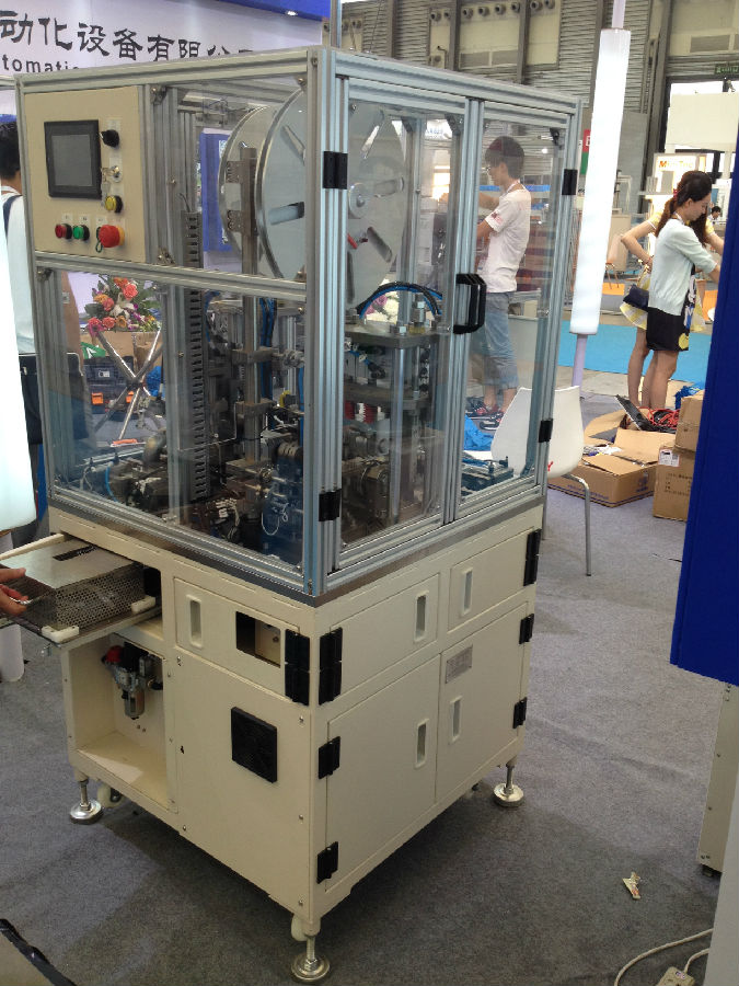 Fully automatic assembly equipment